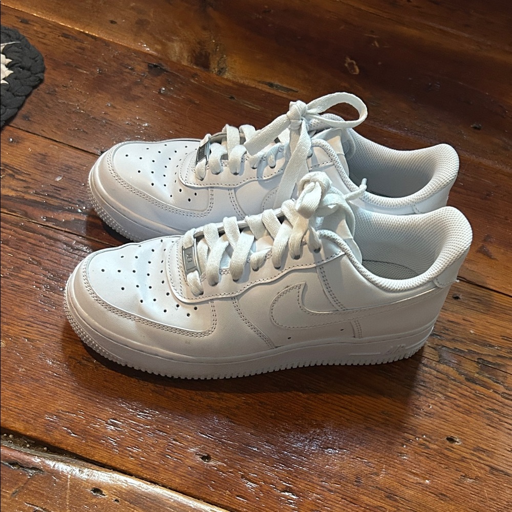 Brand New Women’s Nike Airforces (white)